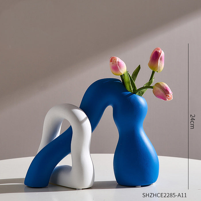Abstractive Character Art Vase - Lovin’ The Beauty 