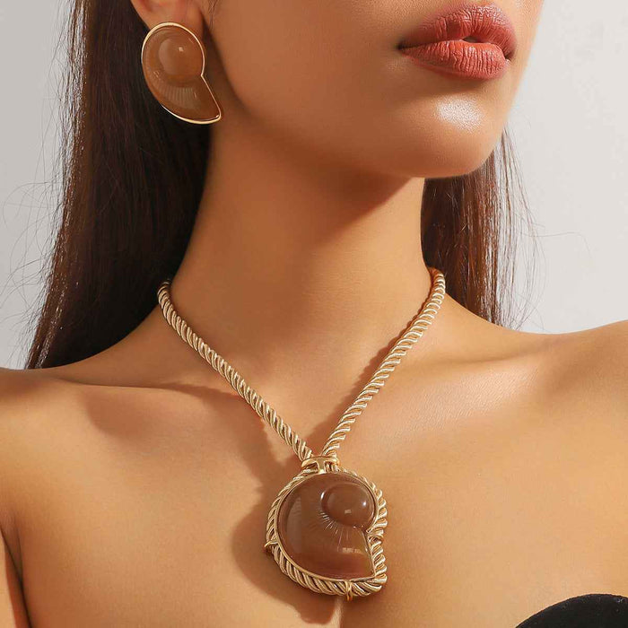Metal Light Luxury High Grade Necklace and Earrings Suite