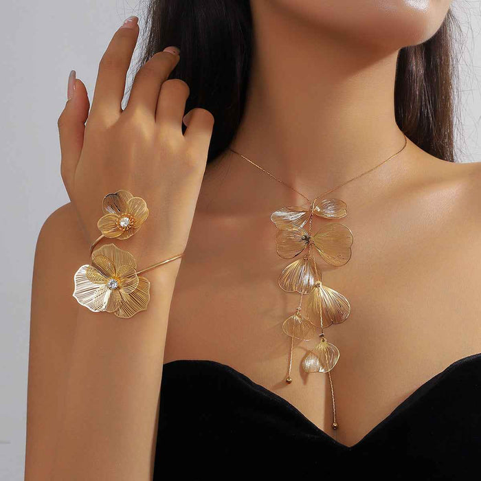 Metal Light Luxury High Grade Necklace and Earrings Suite